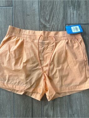 Columbia women’s Peach Athletic Shorts size Medium